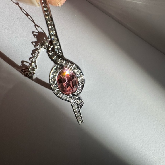 Swarovski silver tone bangle with large pink crystal - Picture 4 of 12